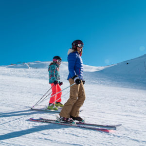 Cours de ski privés, engagement moniteur de ski.