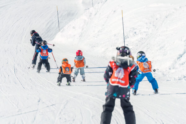 école de ski Evolution 2 Saint lary yeti academy cours de ski collectif enfant
