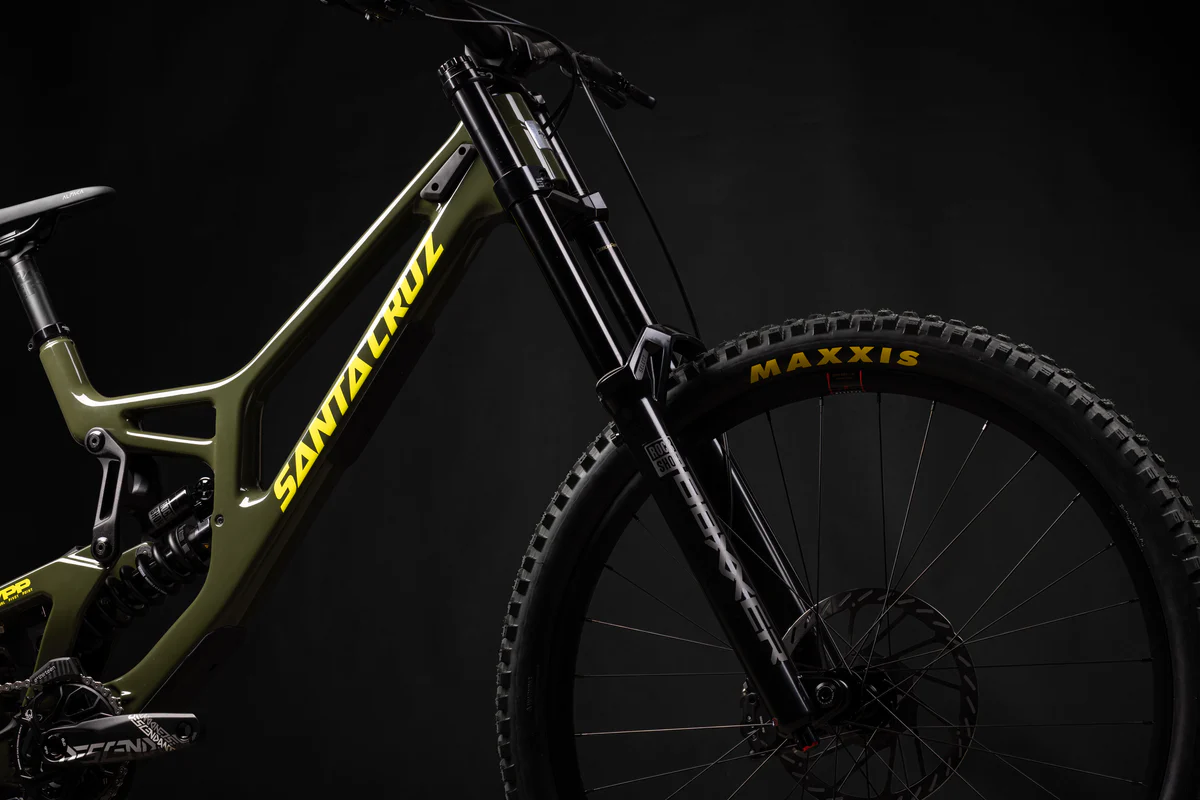 Santa Cruz V10 Saint-Lary
